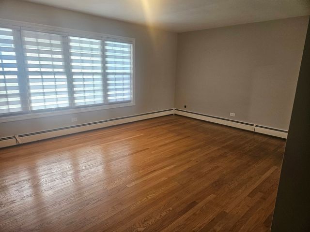 863 N Northwest Highway 2, Park Ridge, IL 60068