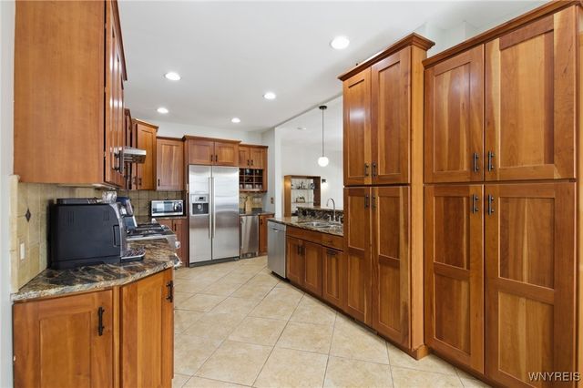 5274 Columbia Avenue, Hamburg, NY 14075