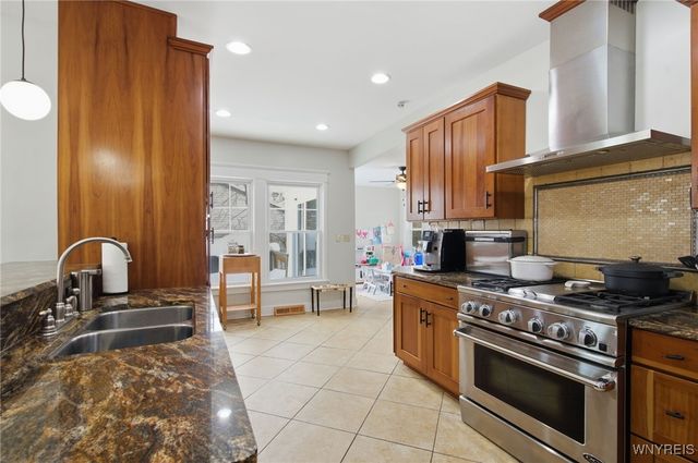 5274 Columbia Avenue, Hamburg, NY 14075