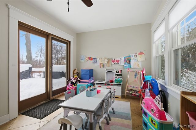 5274 Columbia Avenue, Hamburg, NY 14075