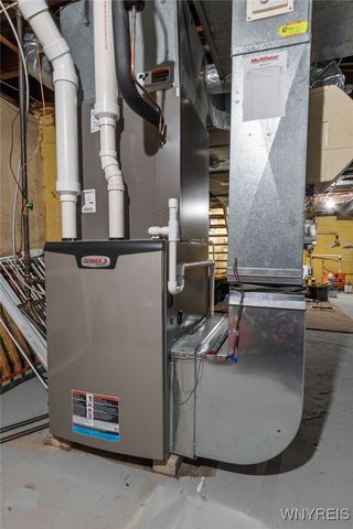 5274 Columbia Avenue, Hamburg, NY 14075