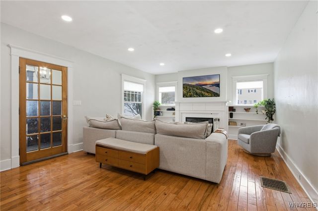 5274 Columbia Avenue, Hamburg, NY 14075