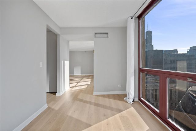 200 N Dearborn Street 4001, Chicago, IL 60601