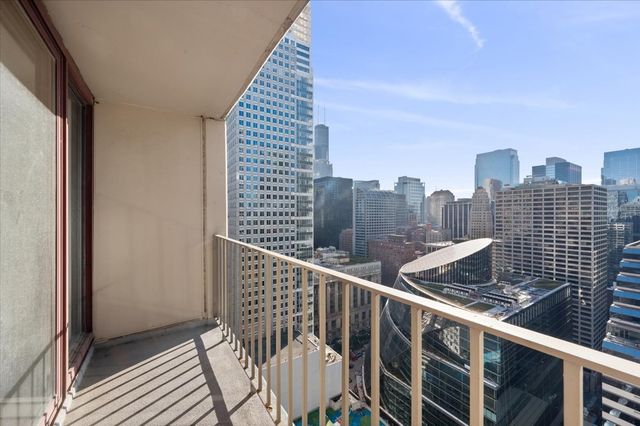 200 N Dearborn Street 4001, Chicago, IL 60601