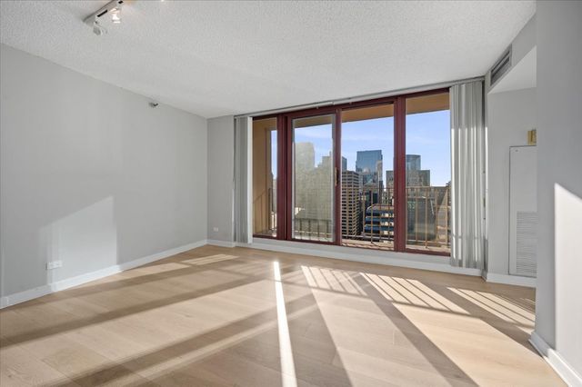 200 N Dearborn Street 4001, Chicago, IL 60601