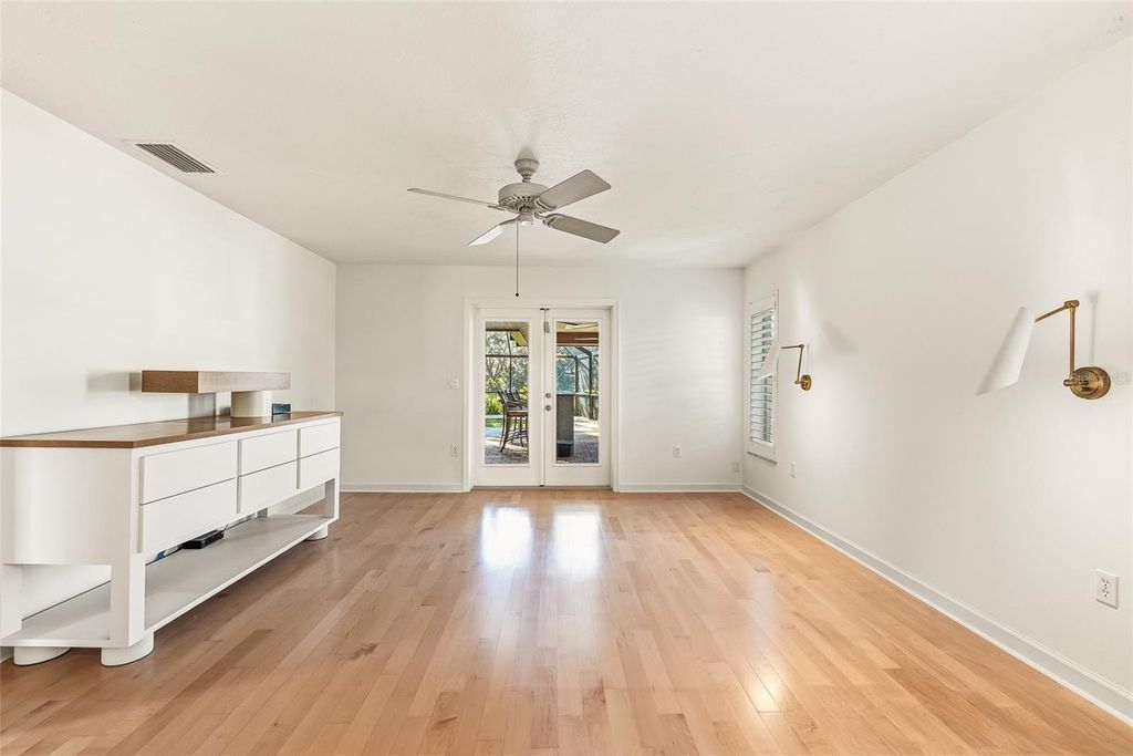 Image 12 of property listing at 4502 FRIAR TUCK LANE, Sarasota, FL 34232