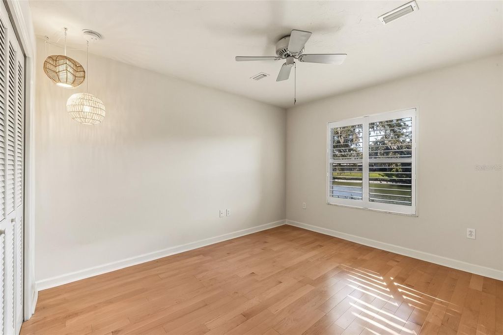 Image 14 of property listing at 4502 FRIAR TUCK LANE, Sarasota, FL 34232