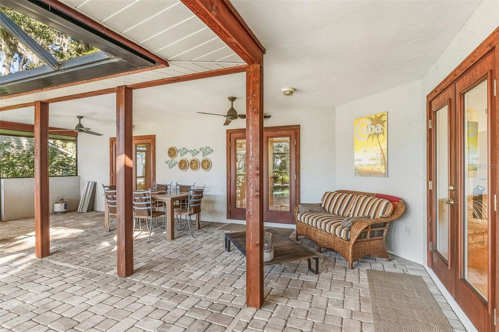 Image 22 of property listing at 4502 FRIAR TUCK LANE, Sarasota, FL 34232