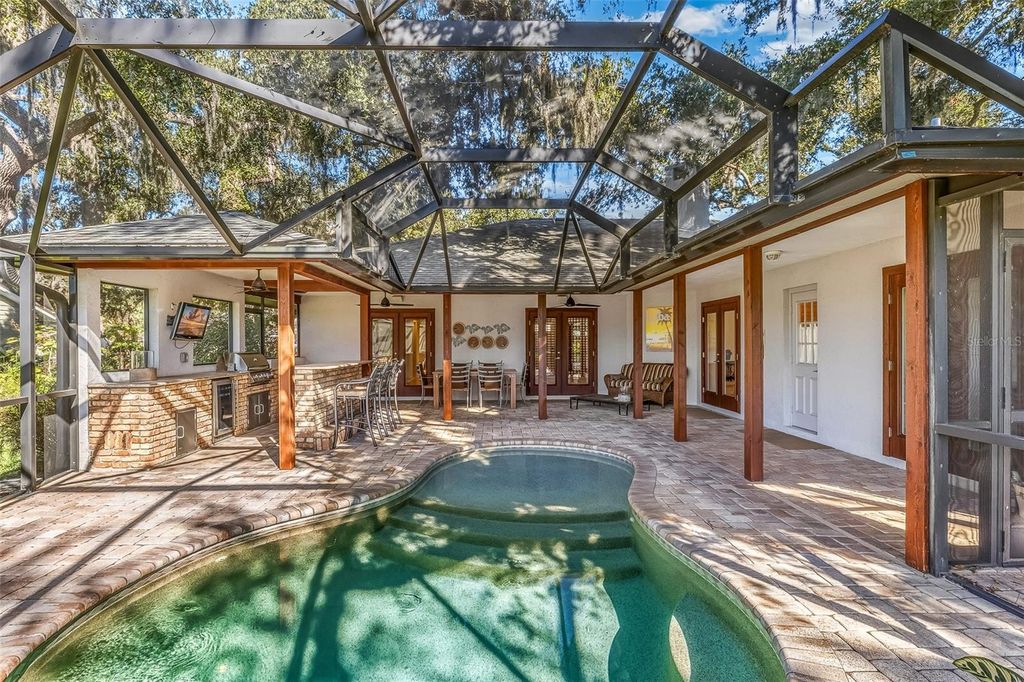 Image 25 of property listing at 4502 FRIAR TUCK LANE, Sarasota, FL 34232