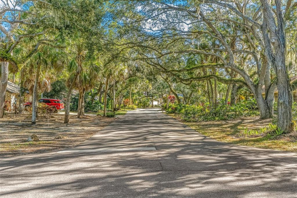 Image 26 of property listing at 4502 FRIAR TUCK LANE, Sarasota, FL 34232