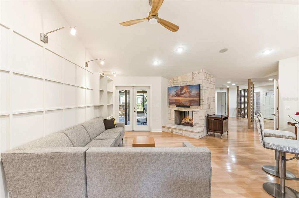 Image 5 of property listing at 4502 FRIAR TUCK LANE, Sarasota, FL 34232