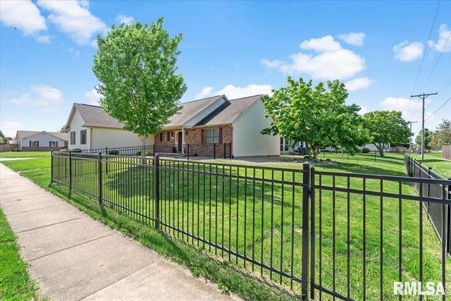 3700 Bergamot Drive, Springfield, IL 62712