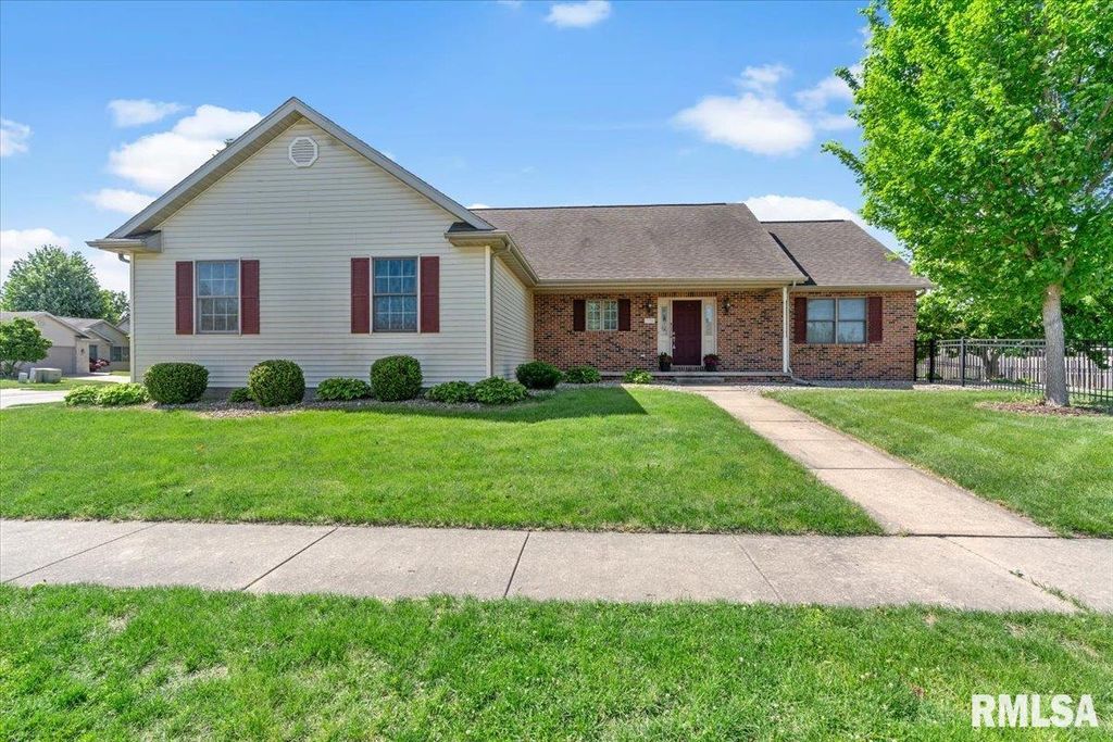 3700 Bergamot Drive, Springfield, IL 62712