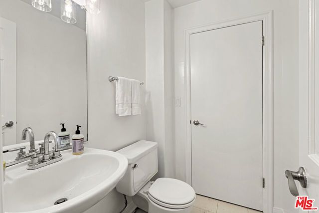 308 N Sycamore 102, Los Angeles, CA 90036