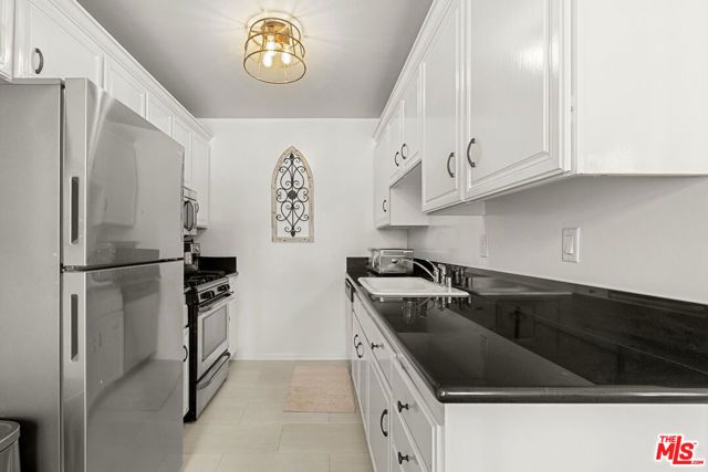 308 N Sycamore 102, Los Angeles, CA 90036