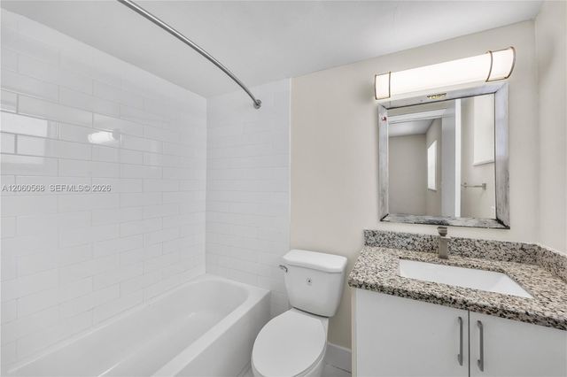 1720 Cleveland Street 211W, Hollywood, FL 33020