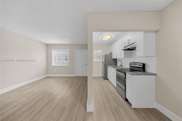 1720 Cleveland Street 211W, Hollywood, FL 33020