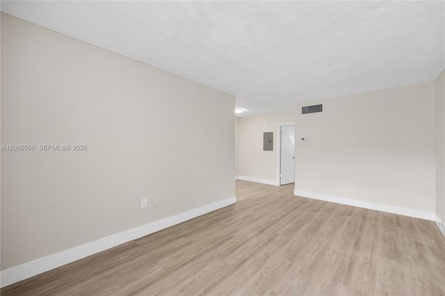 1720 Cleveland Street 211W, Hollywood, FL 33020
