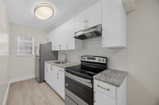 1720 Cleveland Street 211W, Hollywood, FL 33020