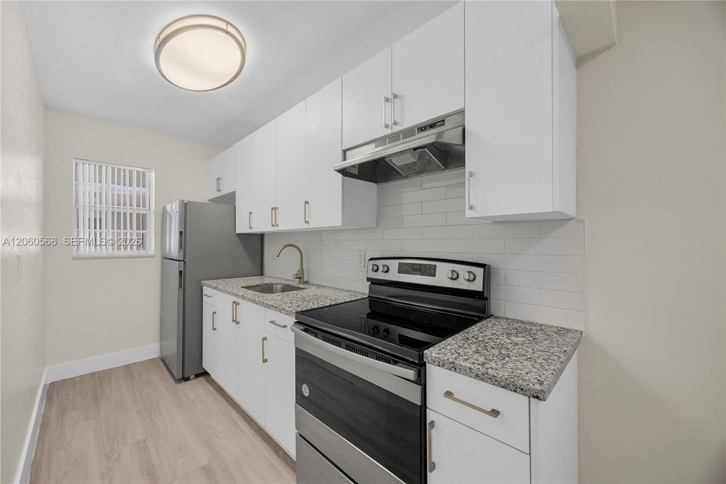 1720 Cleveland Street 211W, Hollywood, FL 33020