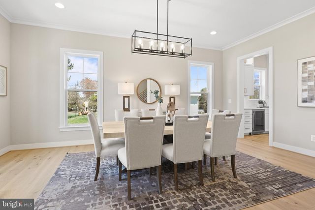 318 CENTER ST N, Vienna, VA 22180