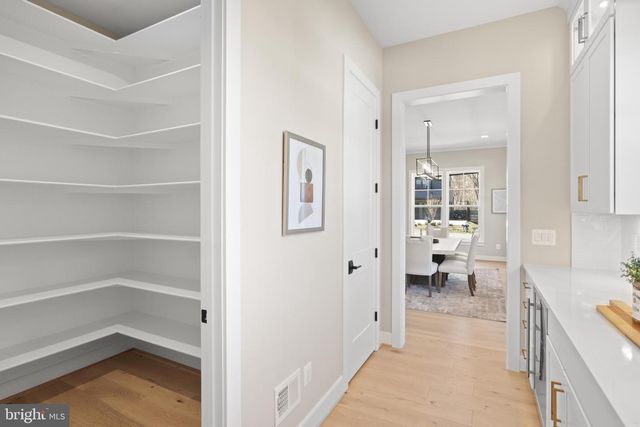 318 CENTER ST N, Vienna, VA 22180