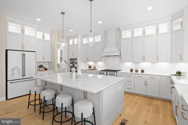 318 CENTER ST N, Vienna, VA 22180