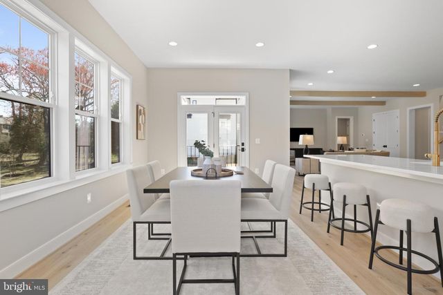 318 CENTER ST N, Vienna, VA 22180