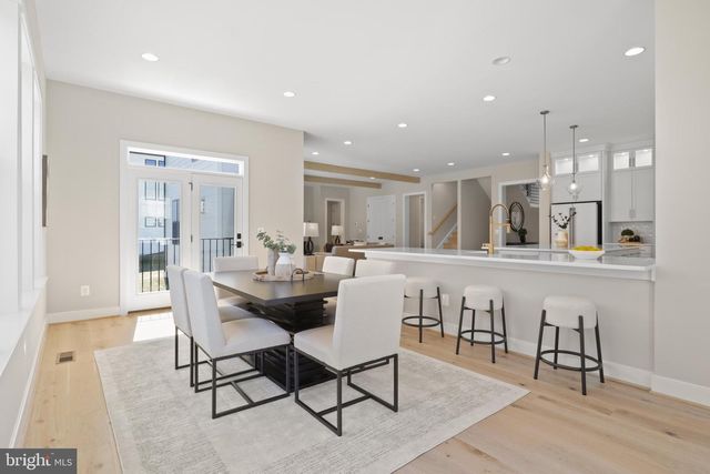 318 CENTER ST N, Vienna, VA 22180
