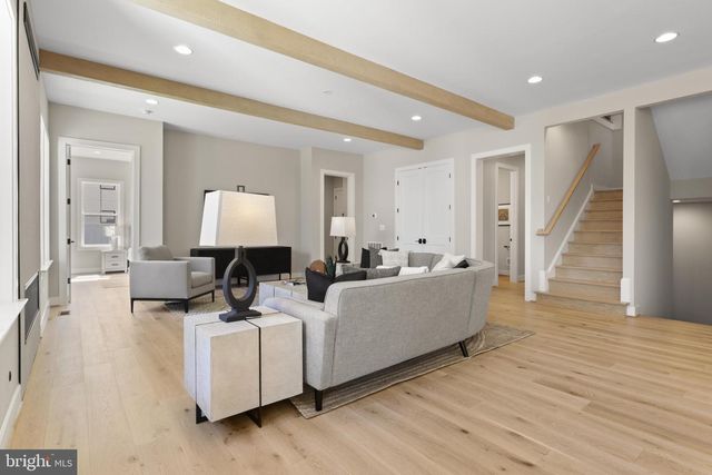 318 CENTER ST N, Vienna, VA 22180