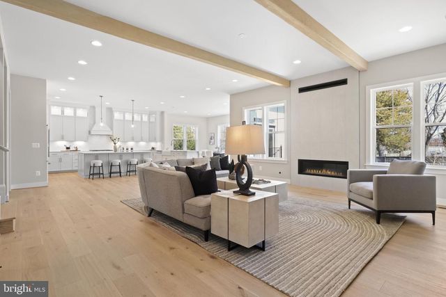318 CENTER ST N, Vienna, VA 22180