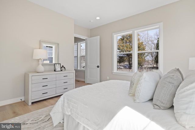 318 CENTER ST N, Vienna, VA 22180