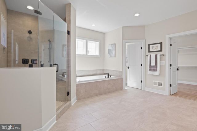 318 CENTER ST N, Vienna, VA 22180