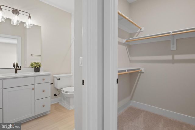 318 CENTER ST N, Vienna, VA 22180