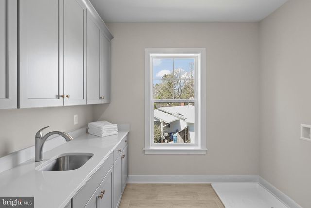 318 CENTER ST N, Vienna, VA 22180