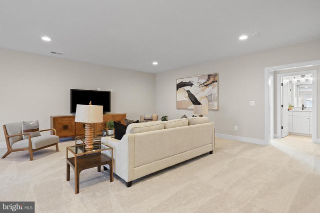 318 CENTER ST N, Vienna, VA 22180