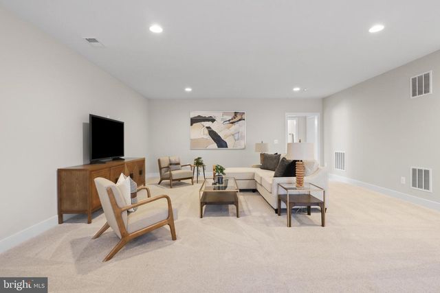 318 CENTER ST N, Vienna, VA 22180