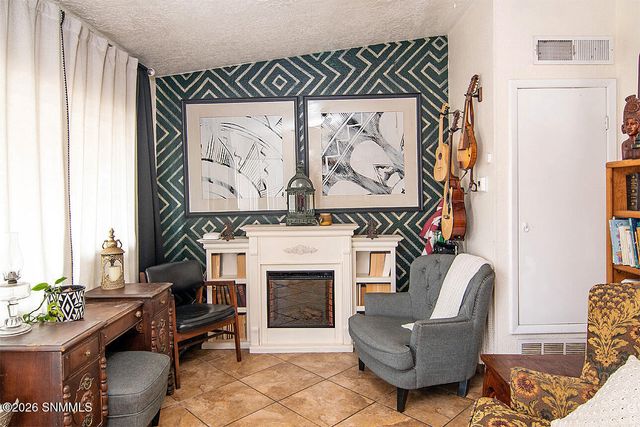 860 Lees Drive, Las Cruces, NM 88001