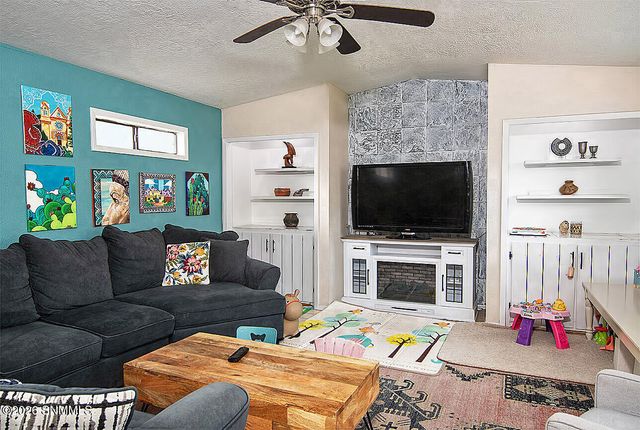 860 Lees Drive, Las Cruces, NM 88001