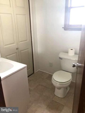 698 WETZEL RD, Woodstock, VA 22664