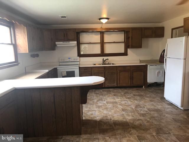 698 WETZEL RD, Woodstock, VA 22664