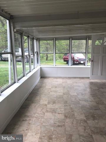 698 WETZEL RD, Woodstock, VA 22664