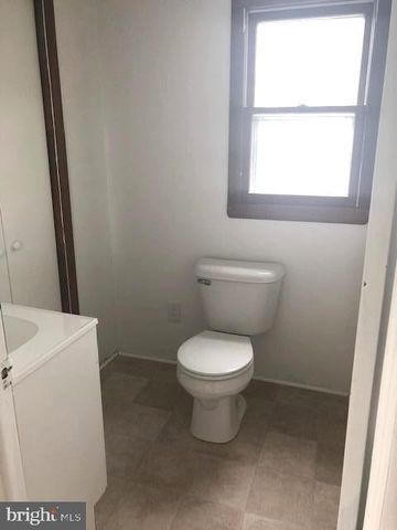 698 WETZEL RD, Woodstock, VA 22664