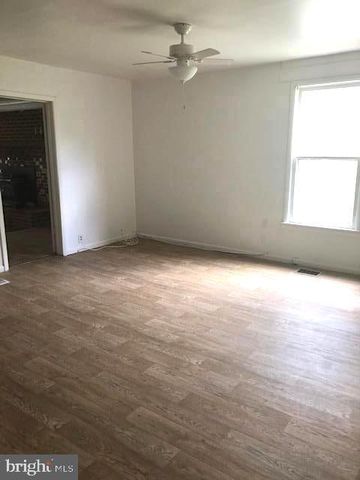 698 WETZEL RD, Woodstock, VA 22664