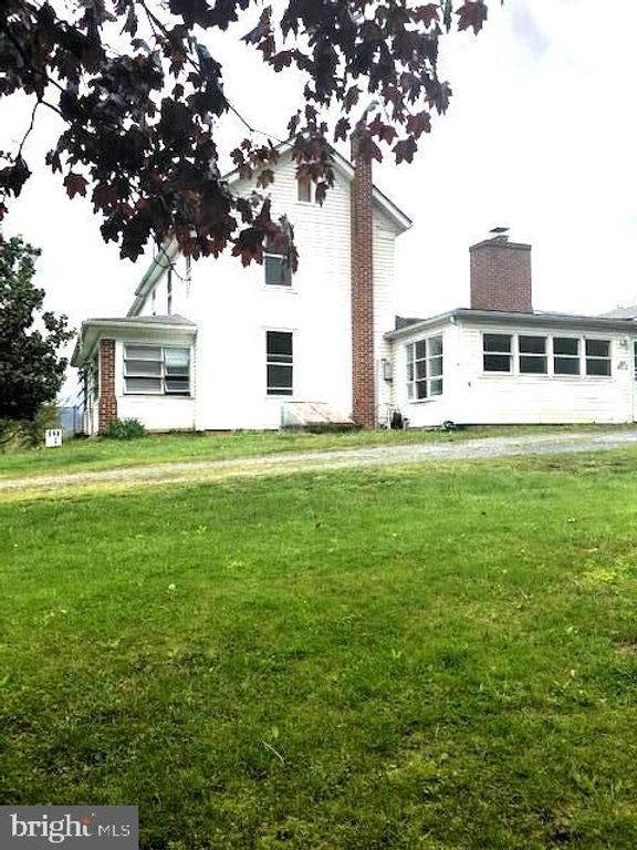 698 WETZEL RD, Woodstock, VA 22664