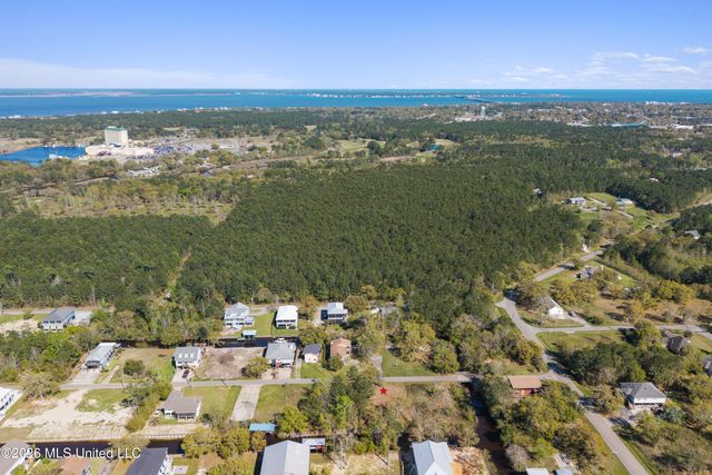 24 Fiber Street, Bay Saint Louis, MS 39520