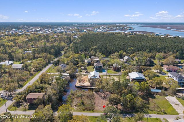 24 Fiber Street, Bay Saint Louis, MS 39520