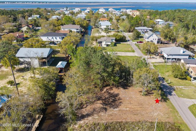 24 Fiber Street, Bay Saint Louis, MS 39520