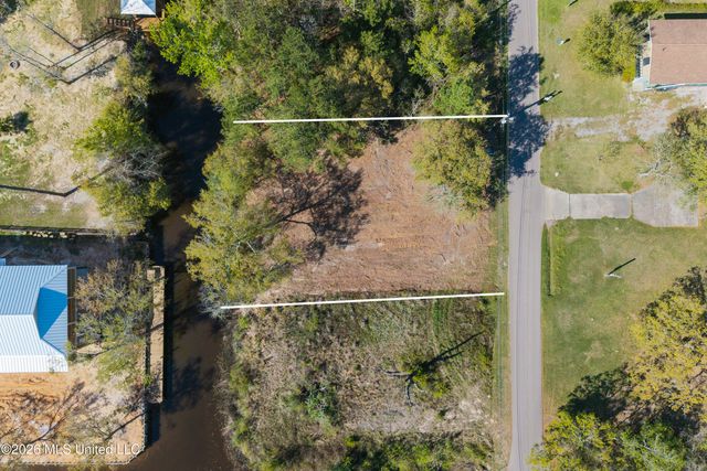 24 Fiber Street, Bay Saint Louis, MS 39520