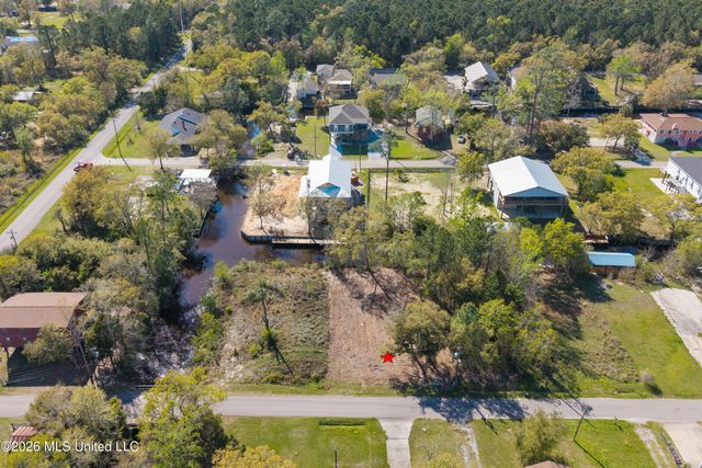24 Fiber Street, Bay Saint Louis, MS 39520